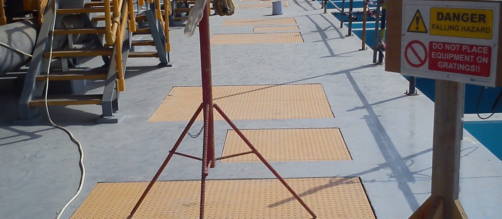 Checkred Plate Bonded with Grating 02